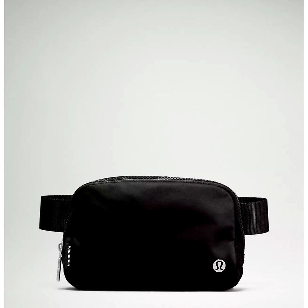 Lululemon Everywhere Belt Bag